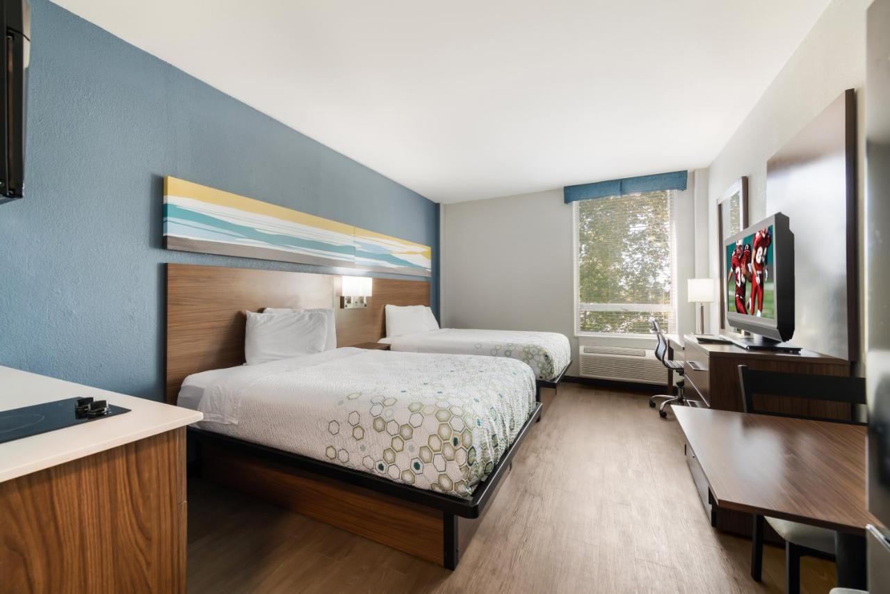 Hometowne Studios By Red Roof Newport News - Hampton West 외부 사진
